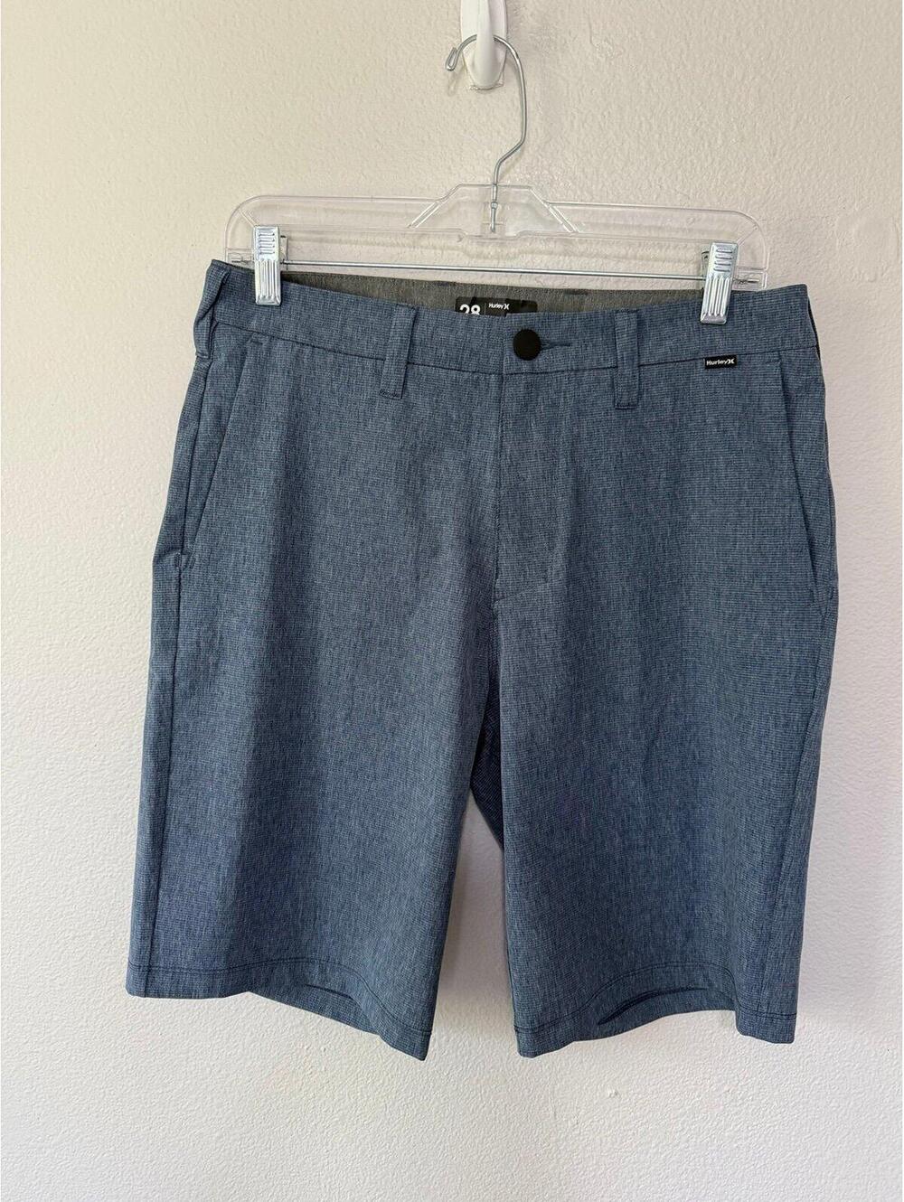 Hurley men’s shorts size 28
Dark blue 
Like new